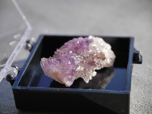 天然石アメジストエレスチャル(ヒマラヤ産)原石結晶ミニクラスター ケース付き 紫水晶誕生石[amc-200826-01] 10枚目の画像