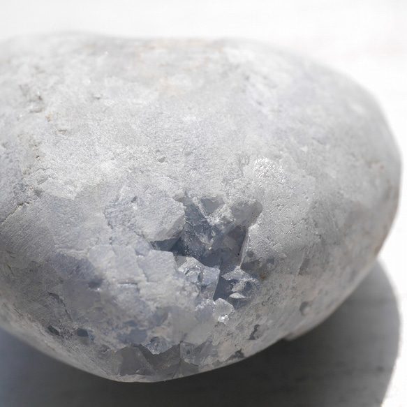 天然石 約165g約54mmセレスタイト(マダガスカル産)ハート型半球原石結晶ぎっしり天青石[ce-201005-03] 8枚目の画像