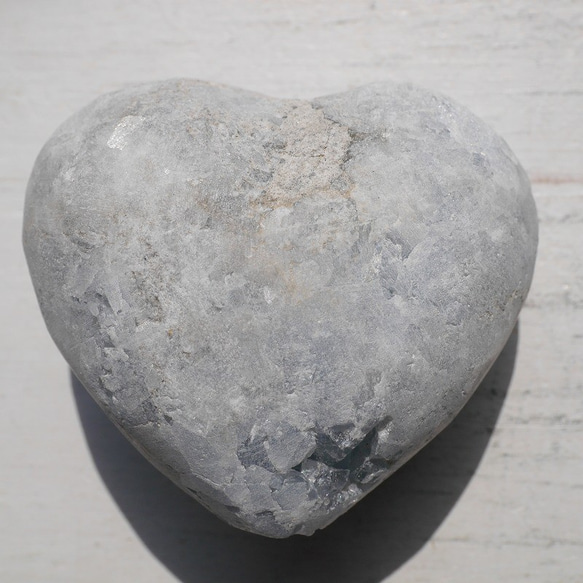 天然石 約165g約54mmセレスタイト(マダガスカル産)ハート型半球原石結晶ぎっしり天青石[ce-201005-03] 9枚目の画像