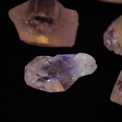 天然石2個セット オイルクォーツ(パキスタン産)原石 合計約10g 穴なし 神秘的蛍光[poq-201023-01] 3枚目の画像