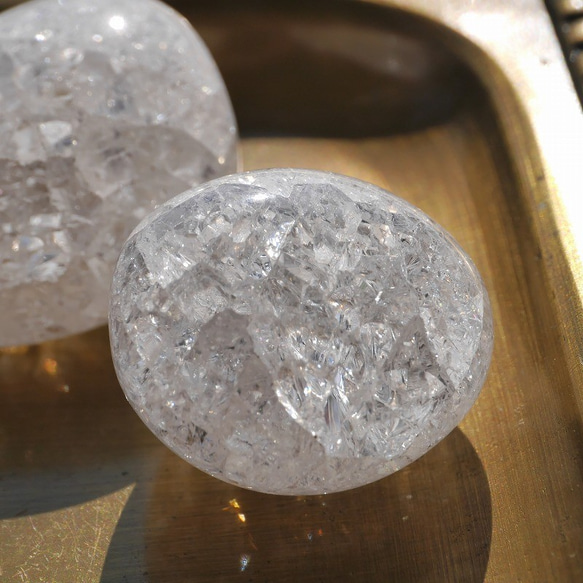 天然石2個セット合計約38gクラックレインボー水晶(ブラジル産)爆裂水晶タンブル磨き石[crq-201108-01] 5枚目の画像