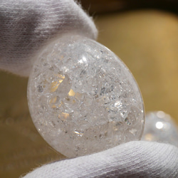 天然石2個セット合計約31gクラックレインボー水晶(ブラジル産)爆裂水晶タンブル磨き石[crq-201108-05] 3枚目の画像