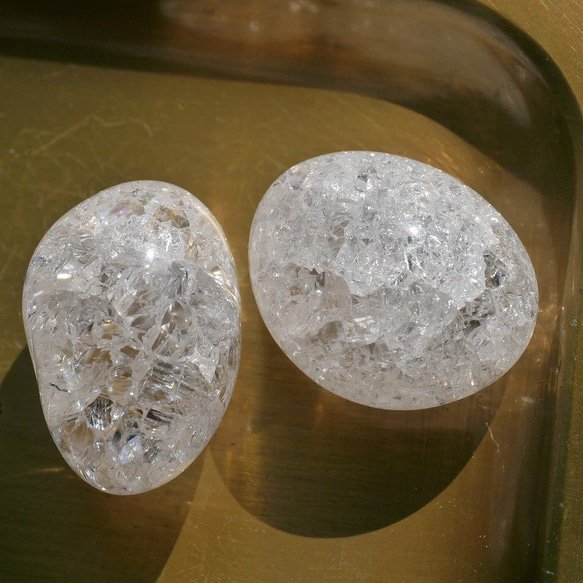 天然石2個セット合計約31gクラックレインボー水晶(ブラジル産)爆裂水晶タンブル磨き石[crq-201108-05] 8枚目の画像