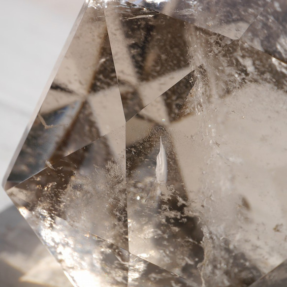 天然石 最大幅約64.5mmスモーキークォーツ(ブラジル産)約163gダイヤモンドカット[bcsq-201112-02] 2枚目の画像