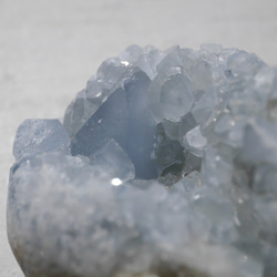 天然石 約113g約51mmセレスタイト(マダガスカル産)たまご型半球原石結晶ぎっしり天青石[ce-201224-02] 2枚目の画像
