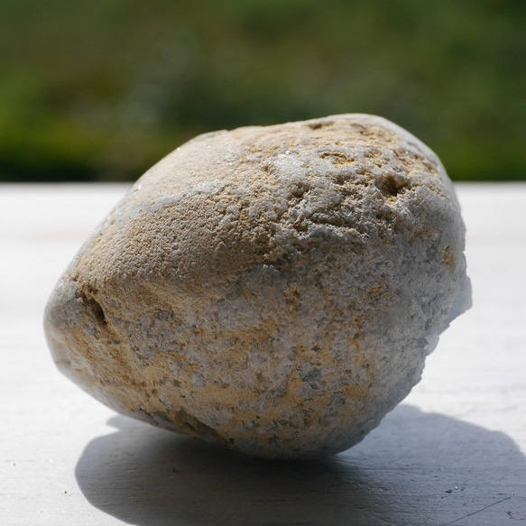 天然石 約113g約51mmセレスタイト(マダガスカル産)たまご型半球原石結晶ぎっしり天青石[ce-201224-02] 10枚目の画像