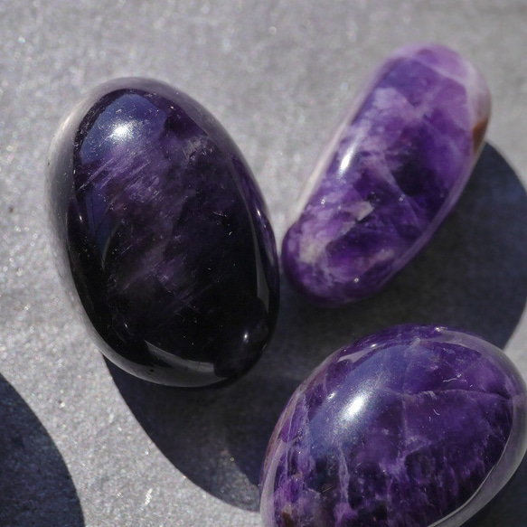 天然石3個セット合計約32～34g濃色アメジスト(ブラジル産)タンブル 紫水晶磨き石鉱物鉱石[am-210303-01] 2枚目の画像