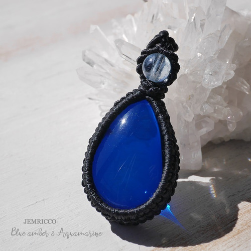 天然石サファイアブルーアンバーとアクアマリンのマクラメペンダント  