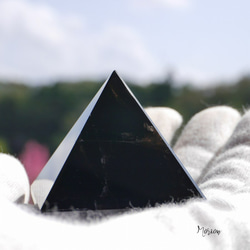 天然石モリオン(チベット産)約81gピラミッド高約39mm×1辺約44mm 黒水晶[mrpy-210504-04] 1枚目の画像