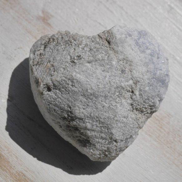 天然石 約44g約35mmセレスタイト(マダガスカル産)ハート型半球原石結晶ぎっしり天青石[ce-210510-03] 10枚目の画像