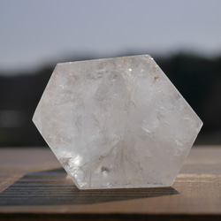 天然石 水晶(ブラジル産)約65ｍm×41mm約109g研磨ポイント六角柱クォーツクリスタル[qp-210511-04] 9枚目の画像