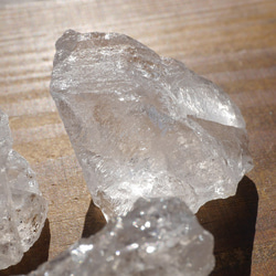 現物☆3個セット合計約79g天然石ロッククリスタル(アーカンソー産)水晶原石ラフロック[arq-210517-02] 10枚目の画像