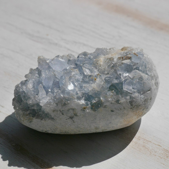 天然石 約180g約66mmセレスタイト(マダガスカル産)たまご型半球原石結晶ぎっしり天青石[ce-210602-02] 9枚目の画像