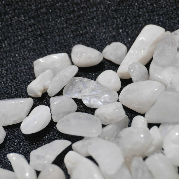 天然石ホワイトムーンストーン(インド産)約35g詰合せ約4～16mm穴なしさざれ石6月誕生石[sa-210713-01] 7枚目の画像