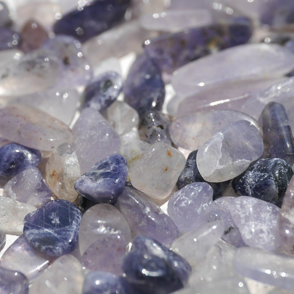 天然石アイオライト(インド産)約25g分詰合せ約4～11mm 穴なしさざれ石 菫青石青紫鉱石[sa-210714-01] 2枚目の画像