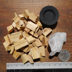 7周年限定福袋✨香木パロサントチップと木炭と水晶ラフロック3種セット[fb-210918-01] 5枚目の画像