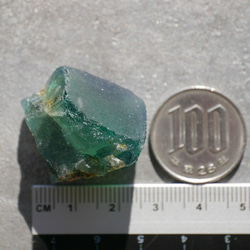 天然石 約21g最大幅約32mmダイアナマリア鉱山産フローライト結晶原石グリーン強蛍光[dmfl-210927-03] 5枚目の画像
