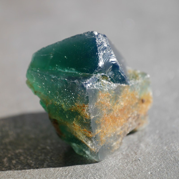 天然石 約21g最大幅約32mmダイアナマリア鉱山産フローライト結晶原石グリーン強蛍光[dmfl-210927-03] 8枚目の画像