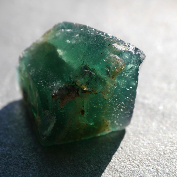 天然石 約21g最大幅約32mmダイアナマリア鉱山産フローライト結晶原石グリーン強蛍光[dmfl-210927-03] 9枚目の画像