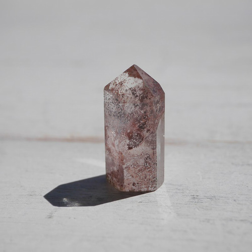 天然石レッドファントムクォーツ高約17mm約1.5g赤富士入り水晶(グン