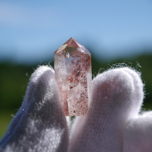 天然石レッドファントムクォーツ高約17mm約1.5g赤富士入り水晶(グン