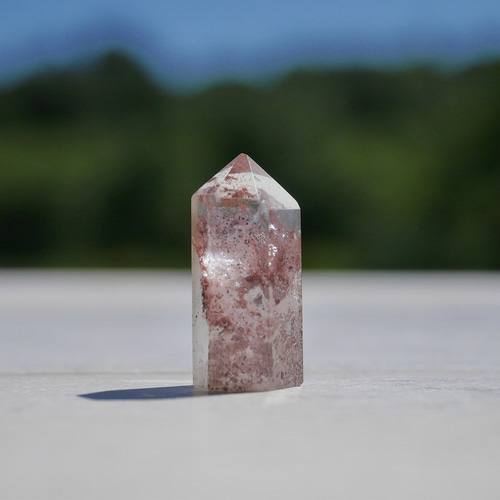 天然石レッドファントムクォーツ高約17mm約1.5g赤富士入り水晶(グン