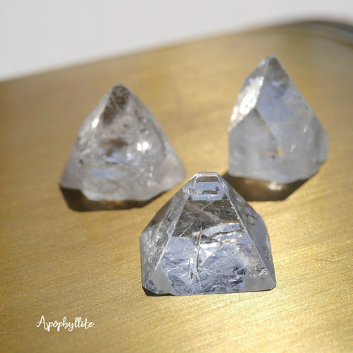 天然石 アポフィライト ケース付き