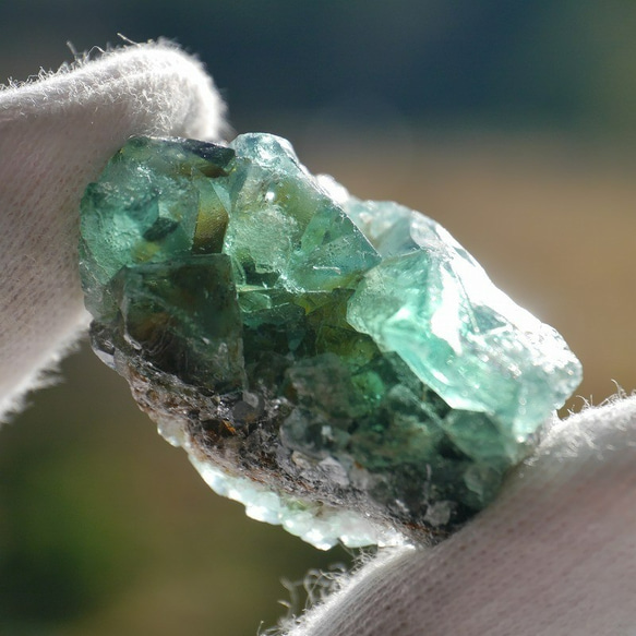 天然石 約17g最大幅約33mmダイアナマリア鉱山産フローライト結晶原石グリーン強蛍光[dmfl-211123-01] 4枚目の画像