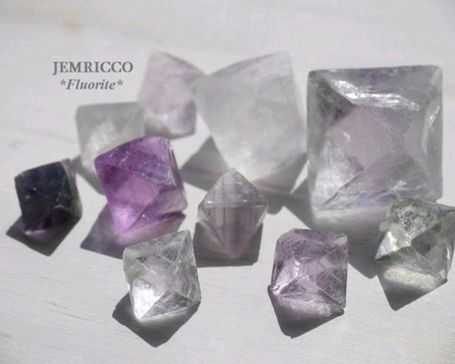 70★数量限定★希少♢天才の石【フローライト八面体結晶♢70g】❤️ 再入荷☆天然石フローライト(蛍石)八面体 約29g大小サイズ