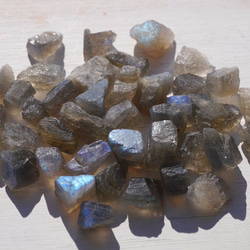 天然石 ラブラドライト 原石さざれ石 約20g 約5mm〜15mm ラフロック素材[sa-151207-01] 3枚目の画像