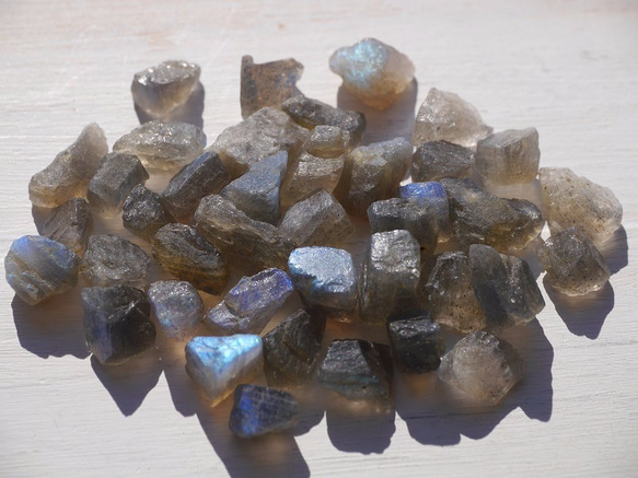 天然石 ラブラドライト 原石さざれ石 約20g 約5mm〜15mm ラフロック素材[sa-151207-01] 3枚目の画像