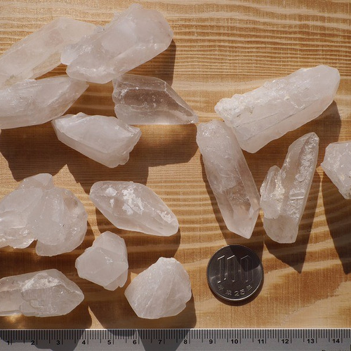 ローグクォーツ　水晶　置き物 ローグクォーツ水晶置き物