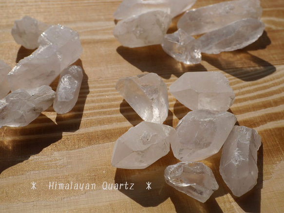 天然石ヒマラヤ水晶 小さめ詰め合わせ 約36〜38g 原石結晶ラフロック鉱物鉱石クォーツ素材[ro-160113-02] 1枚目の画像