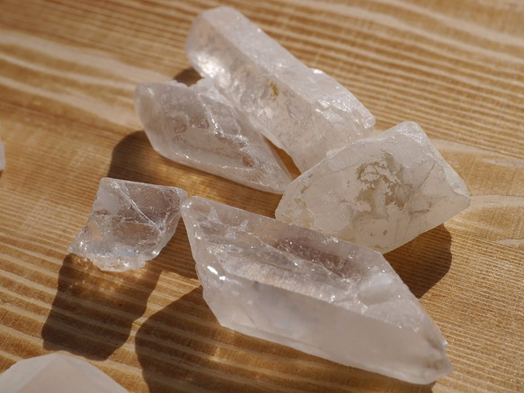 天然石ヒマラヤ水晶 小さめ詰め合わせ 約36〜38g 原石結晶ラフロック鉱物鉱石クォーツ素材[ro-160113-02] 2枚目の画像