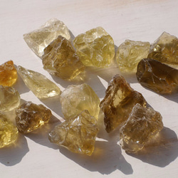 天然石 シトリン(黄水晶) 虹入り♪ラフロック原石 単品 約17〜19g 鉱物鉱石結晶素材[ro-160114-03] 2枚目の画像