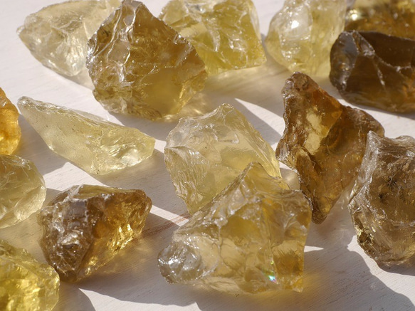 天然石 シトリン(黄水晶) 虹入り♪ラフロック原石 単品 約10〜12g 鉱物鉱石結晶素材[ro-160114-05] 3枚目の画像