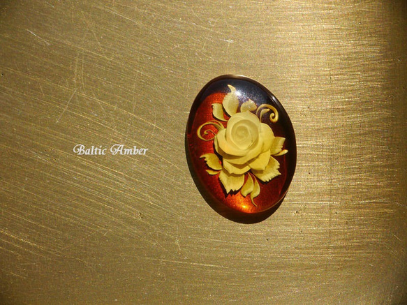 天然琥珀バルティックアンバー薔薇透かし彫りカメオ ルース