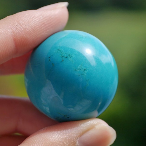 天然石ターコイズ(アメリカ産)丸玉 直径約30mm 約37g 1点もの木製台座