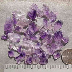 天然石 透明☆アメジスト結晶原石 小さめさざれ 約50g 約8mm〜20mm[uam-170301-02] 4枚目の画像