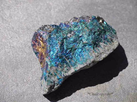 天然石チャルコパイライト(黄銅鉱)ペルー産 約48g 約52mm 結晶