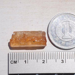 天然石インペリアルトパーズ(オウロ・プレット ブラジル産) 約2.5g 結晶原石 無処理[imt-170519-07] 5枚目の画像
