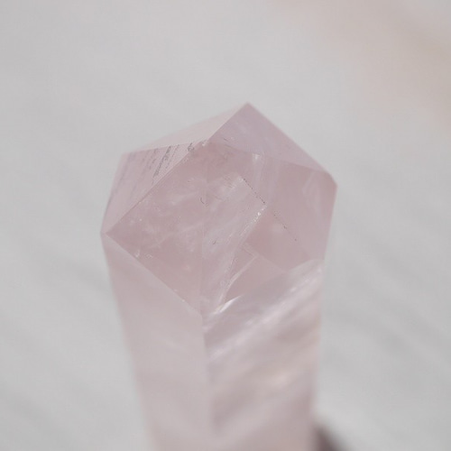 天然石ディープローズクォーツ(マダガスカル産)研磨紅水晶