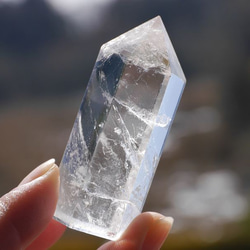 天然石クリスタルクォーツ(ブラジル産)研磨水晶ポイント 約53mm 約39g 1点もの[qpo-180219-05] 4枚目の画像