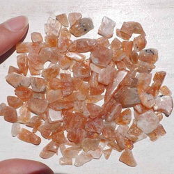 天然石サンストーン(インド産)小～大粒さざれ石 約30g 約4mm～14mm 穴なし[sa-180523-02] 3枚目の画像