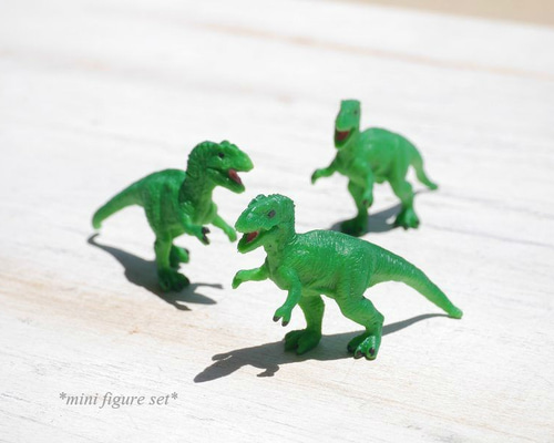 T-Rex」3体セット ミニフィギュア☆サファリ社グッドラック・ミニ デコ