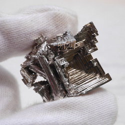 SALE☆ビスマス人工結晶 約19g 約32mm 幾何学模様立体結晶 人工結晶[bis-180904-01] 4枚目の画像