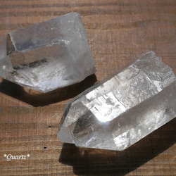 天然石クォーツ(ブラジル産)天然水晶ポイント 2点セット合計約101g 結晶原石 透明感あり[bq-180919-03] 1枚目の画像