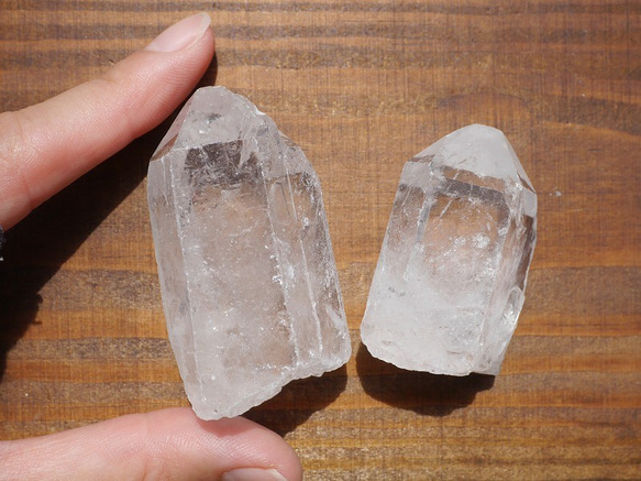 天然石クォーツ(ブラジル産)天然水晶ポイント 2点セット合計約101g 結晶原石 透明感あり[bq-180919-03] 5枚目の画像