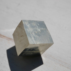 天然石パイライト(スペイン産)キューブ 約13g 約14×15×19mm 自然結晶原石黄鉄鉱[py-181006-02] 4枚目の画像