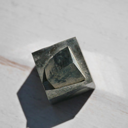 天然石パイライト(スペイン産)キューブ 約13g 約14×15×19mm 自然結晶原石黄鉄鉱[py-181006-02] 6枚目の画像